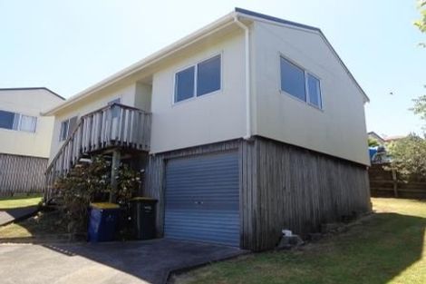 Photo of property in 16 Worthington Place, West Harbour, Auckland, 0618