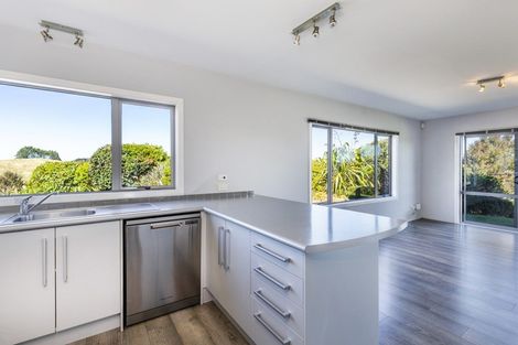 Photo of property in 1 Edge Hill, Acacia Bay, Taupo, 3385