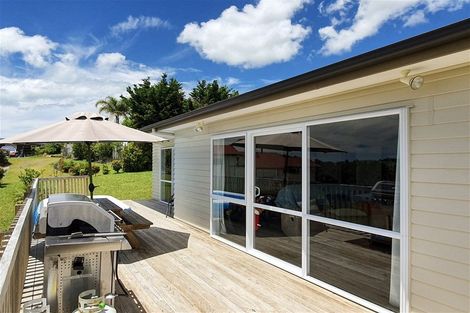 Photo of property in 10 Waterview Place, Haruru, 0204