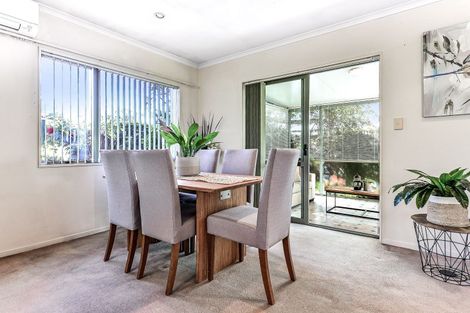 Photo of property in 2/38 Sandwich Road, St Andrews, Hamilton, 3200