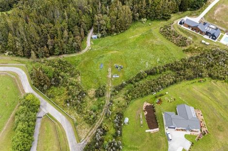 Photo of property in 16 Waymau Lane, Coatesville, 0792