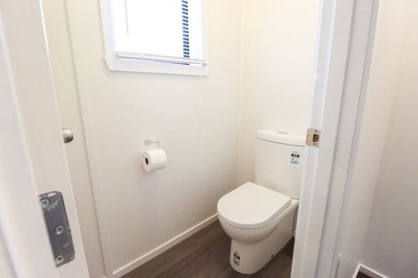 Photo of property in 16 Coromandel Court, Roslyn, Palmerston North, 4414