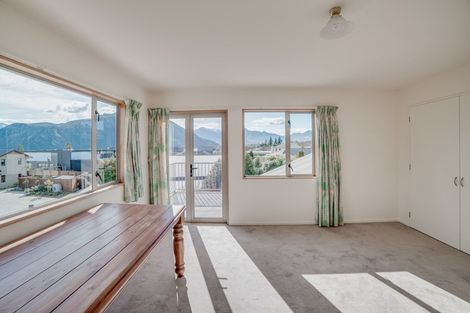 Photo of property in 6 Baker Grove, Wanaka, 9305