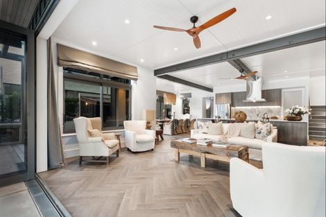 Photo of property in 10 Ida Way, Omaha, 0986