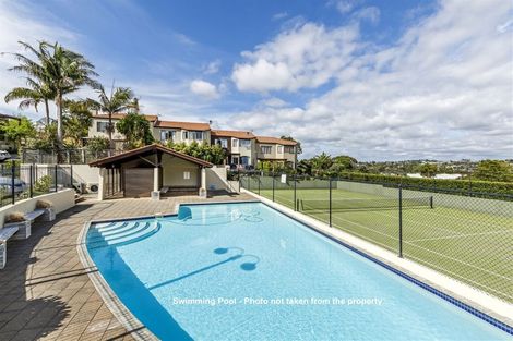 Photo of property in 8/8 Tobago Place, Sunnynook, Auckland, 0620