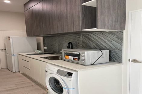 Photo of property in 8 Rossbeg Lane, Flat Bush, Auckland, 2019