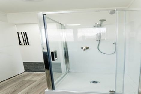 Photo of property in 98 Dalwhinnie Parade, Highland Park, Auckland, 2010