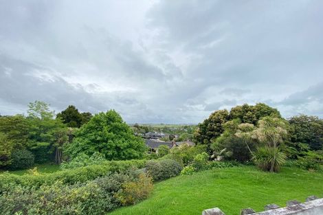 Photo of property in 156 Bleakhouse Road, Mellons Bay, Auckland, 2014