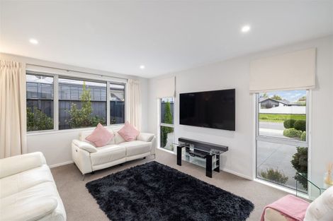 Photo of property in 49 Westpark Boulevard, Rangiora, 7400