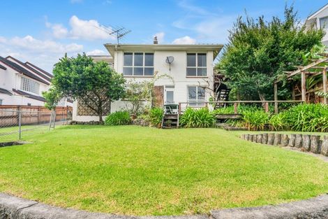 Photo of property in 86 Mellons Bay Road, Mellons Bay, Auckland, 2014