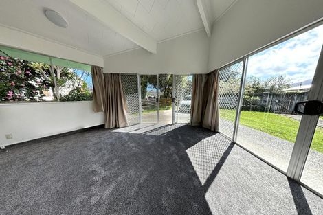 Photo of property in 28 Matai Street, Waikanae, 5036