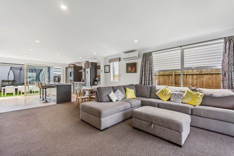 Photo of property in 40 Treestump Road, Takanini, 2112