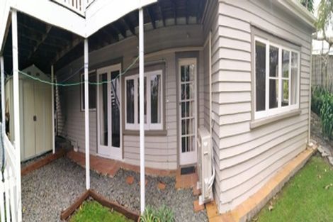 Photo of property in 76 Wade River Road, Stanmore Bay, Whangaparaoa, 0932