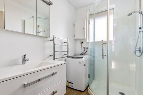 Photo of property in 1/5 Division Street, Riccarton, Christchurch, 8041