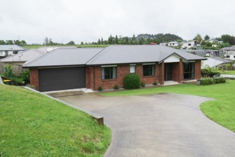 Photo of property in 3 Dunbar Place, Highlands Park, New Plymouth, 4312