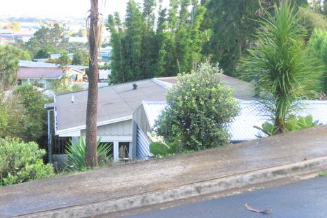 Photo of property in 10 Kukupa Road, Sunnyvale, Auckland, 0612