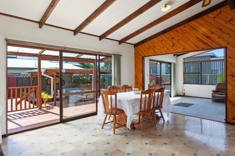 Photo of property in 2 Edgewater Grove, Whakatane, 3120