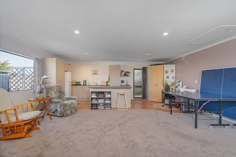 Photo of property in 51 Cholmondeley Crescent, Whitianga, 3510