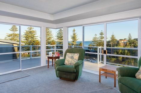 Photo of property in 11 Ellangowan Road, Waiake, Auckland, 0630