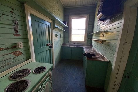 Photo of property in 14 Bridge Street, Tuatapere, 9620