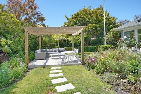 Photo of property in 17 Joyce Crescent, Ilam, Christchurch, 8041