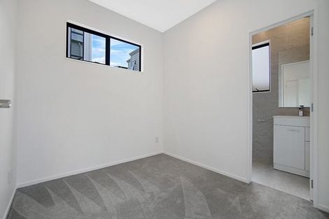 Photo of property in 110 Bellbird Street, Papakura, 2110