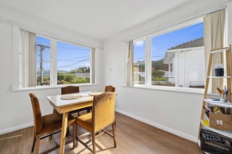 Photo of property in 6 Glen Alice Grove, Naenae, Lower Hutt, 5011