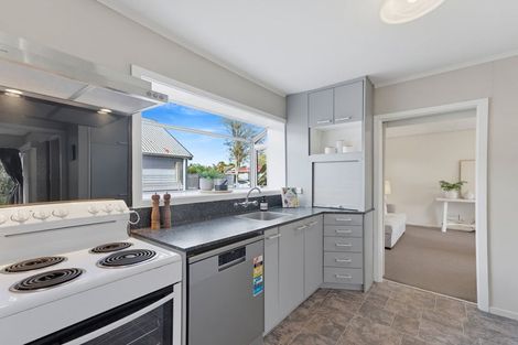 Photo of property in 1 Quinton Place, Bishopdale, Christchurch, 8053
