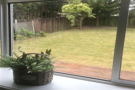 Photo of property in 7 Trengove Place, West Harbour, Auckland, 0618