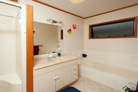 Photo of property in 2/10 Deep Creek Road, Torbay, Auckland, 0630