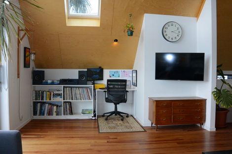 Photo of property in 325a Muritai Road, Eastbourne, Lower Hutt, 5013