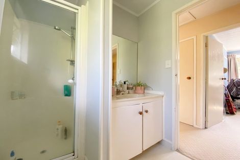 Photo of property in 37 Onedin Place, Titirangi, Auckland, 0604