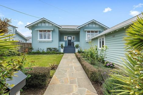 Photo of property in 56 Norwood Road, Bayswater, Auckland, 0622