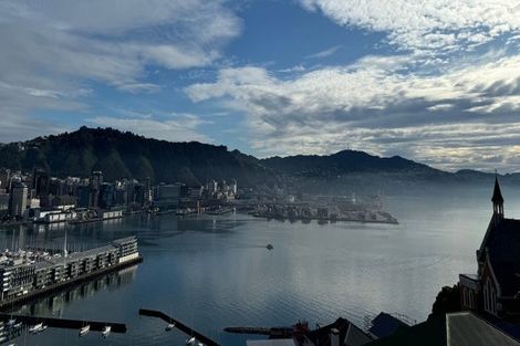 Photo of property in 8 Shannon Street, Mount Victoria, Wellington, 6011