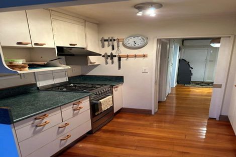 Photo of property in 19 Kiwi Crescent, Tawa, Wellington, 5028