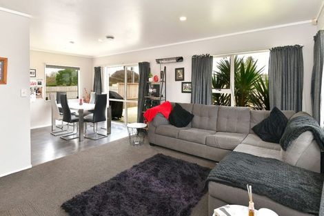 Photo of property in 19 Parakai Avenue, Parakai, 0830