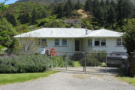 Photo of property in 55 Durham Street, Picton, 7220