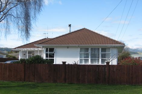 Photo of property in 14 Quinn Road, Levin, 5510