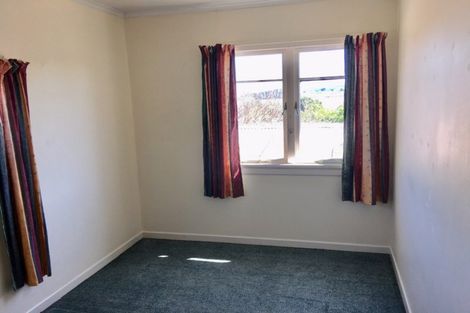 Photo of property in 6 Oxford Street, Whakapirau, Maungaturoto, 0583
