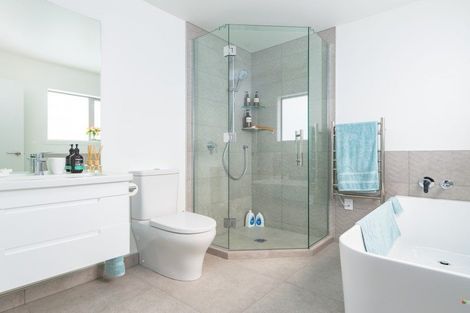 Photo of property in 14 Glide Lane, Whitby, Porirua, 5024