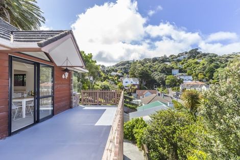 Photo of property in 48 Tio Tio Road, Miramar, Wellington, 6022