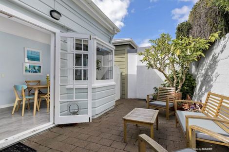 Photo of property in 5 Burwah Street, Berhampore, Wellington, 6023