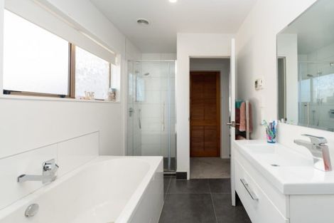 Photo of property in 1 Twomey Grove, Houghton Bay, Wellington, 6023