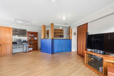 Photo of property in 2/83a Pupuke Road, Northcote, Auckland, 0627