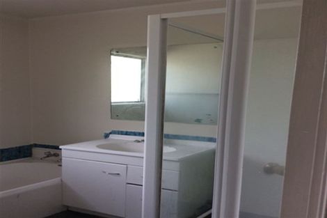 Photo of property in 18 Penfold Place, Henderson, Auckland, 0610