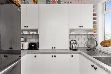 Photo of property in 24 Rakaia Way, Poraiti, Napier, 4112