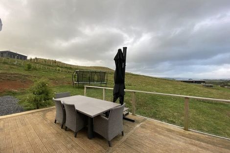 Photo of property in 28 Centrebush Lane, Raglan, 3295