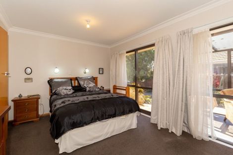 Photo of property in 11 Oriana Crescent, Hornby, Christchurch, 8042
