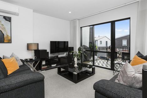 Photo of property in 20 Tahuhu Road, Mount Wellington, Auckland, 1062