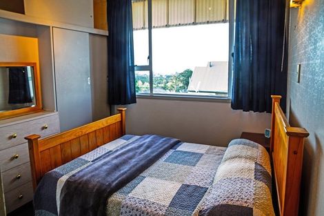 Photo of property in 7/219 Onewa Road, Birkenhead, Auckland, 0626